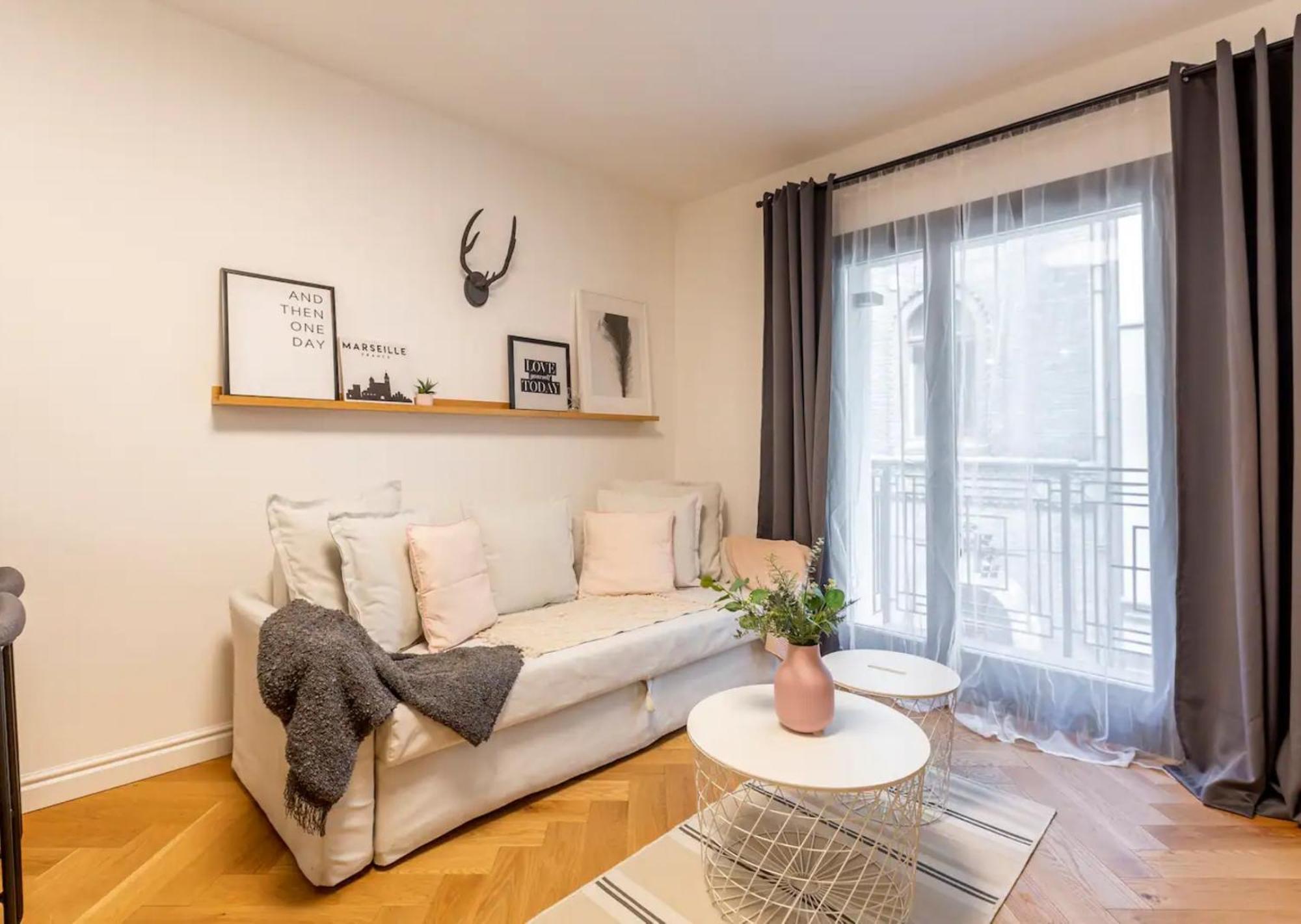 Romantic At Center With Garage And Rooftop Pool Apartment