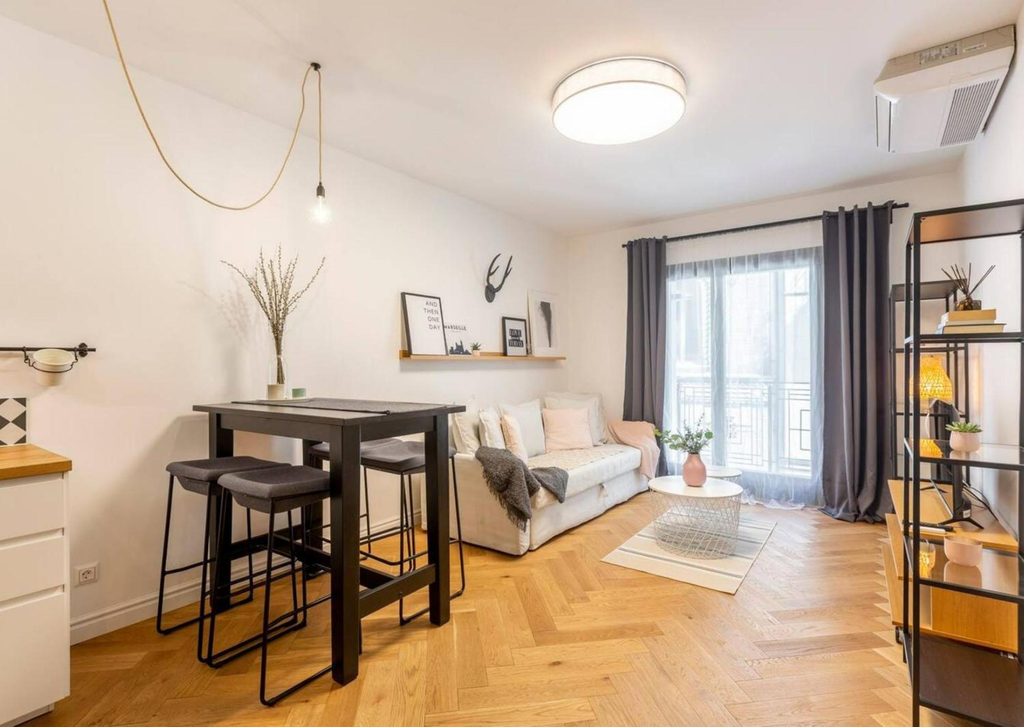 Romantic At Center With Garage And Rooftop Pool Budapest