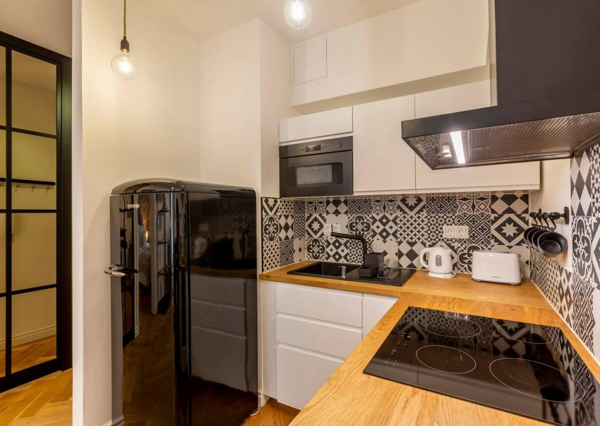 Romantic At Center With Garage And Rooftop Pool Apartment